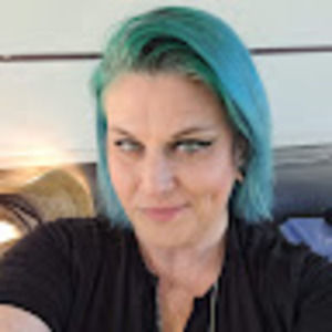 Meet your Posher, Leslie